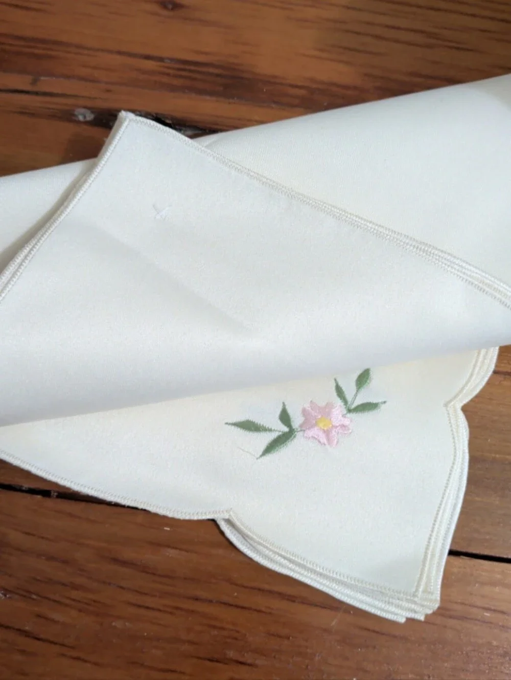 Vintage Polyester Satin Floral Embroidered Cutwork Tablecloth with Napkins